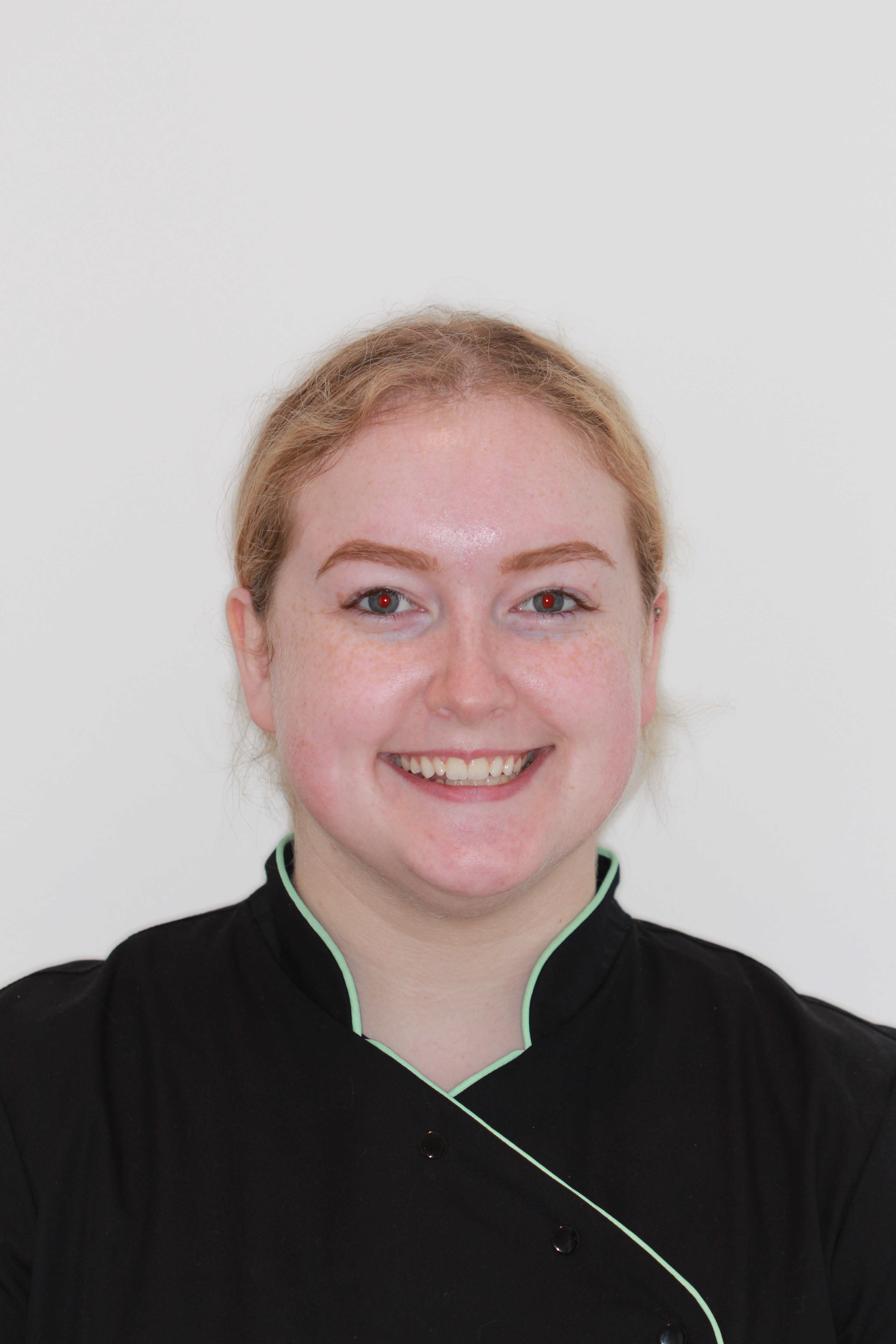 Hannah - Website photo Dental Assistants